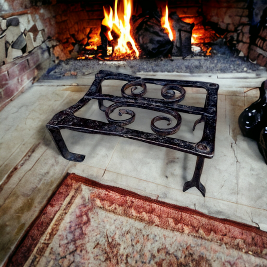 17th Century English Antique Iron Blacksmith-Made Down Hearth / Fireside Trivet