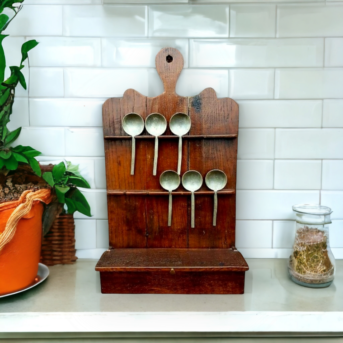 Late 18th Century George III Period English Antique Oak Spoon Rack with Associated Set of 6 x 17thC Pewter Spoons
