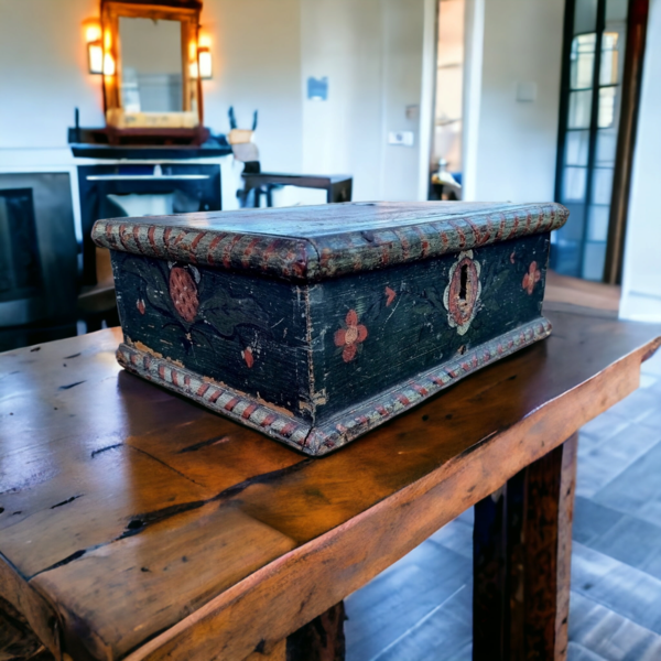 Early 18th Century Scandinavian Folk Art Painted Box Dated "1722" - Love Token