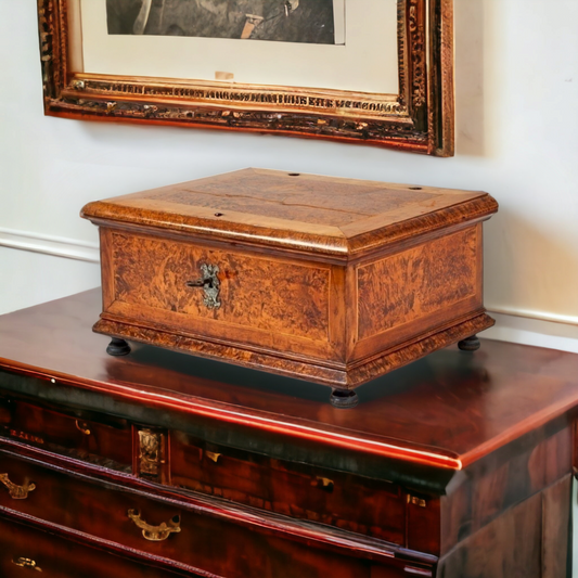 A Late 17thC / Early 18thC Continental Antique Burrwood Table Top Box