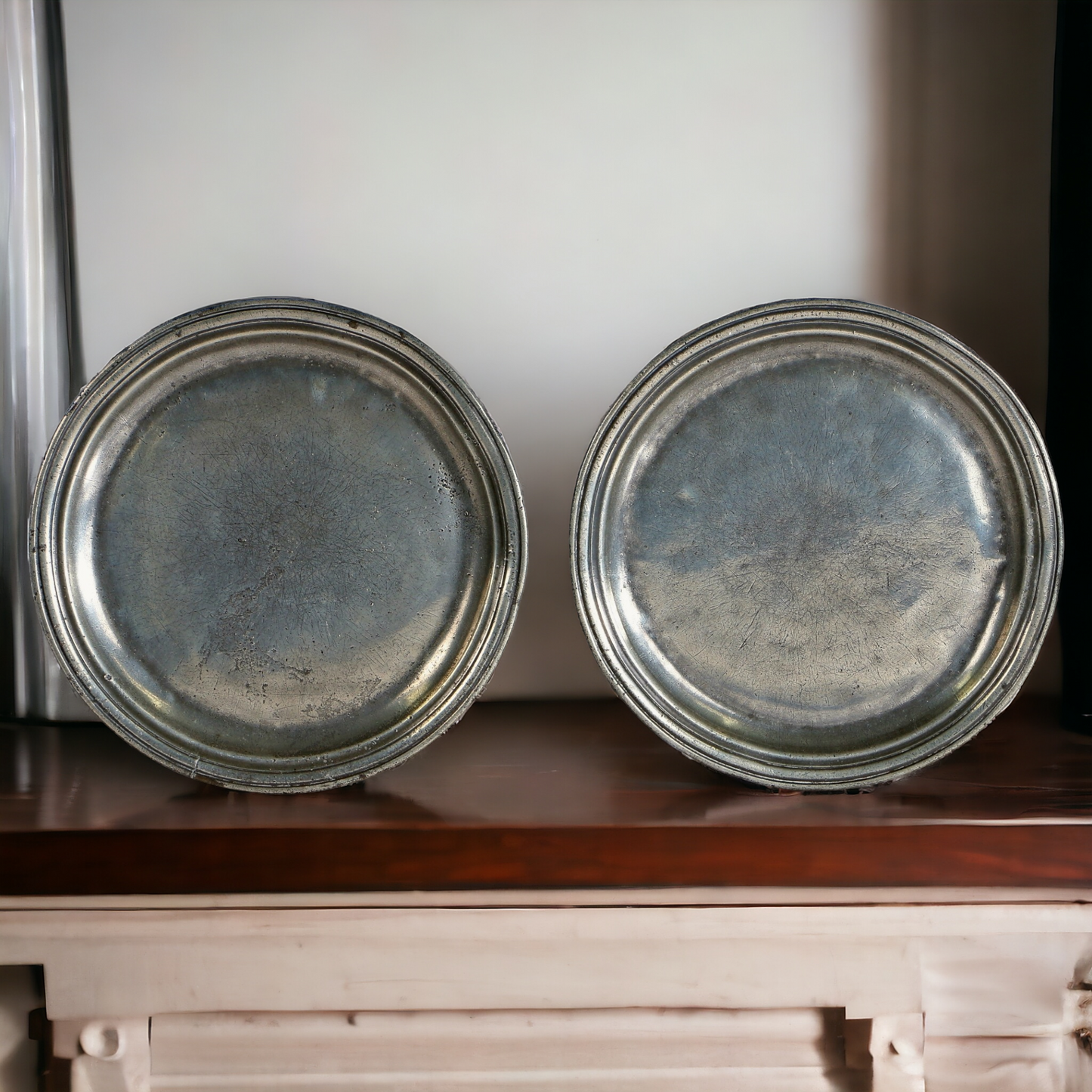 A Pair of Late 17th Century William & Mary Period English Antique Pewter Narrow-Rim Multi-Reeded Plates, Each With The Touchmark of William Gilly of Bury St. Edmunds, Suffolk