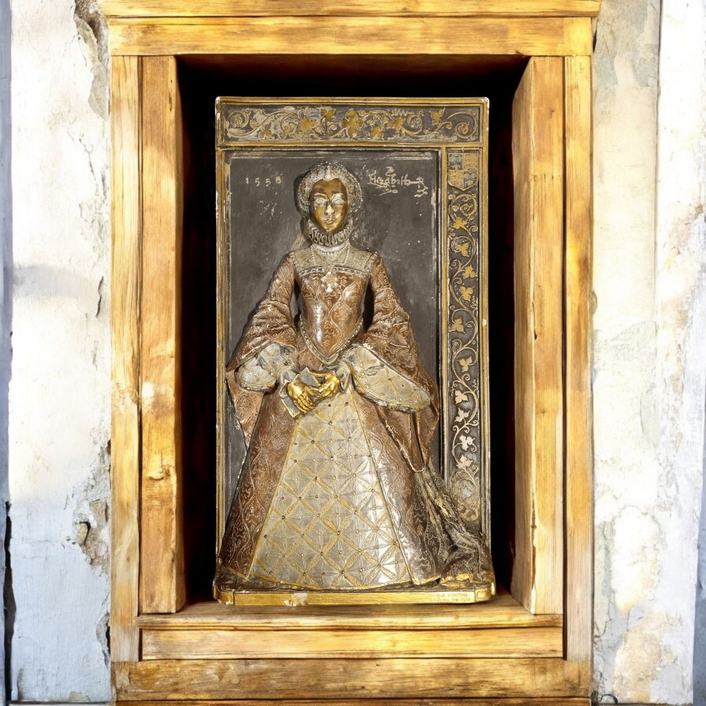 16th Century Style, Large English-Made Decorative Plaster Plaque Depicting Queen Elizabeth I, In Original Polychrome