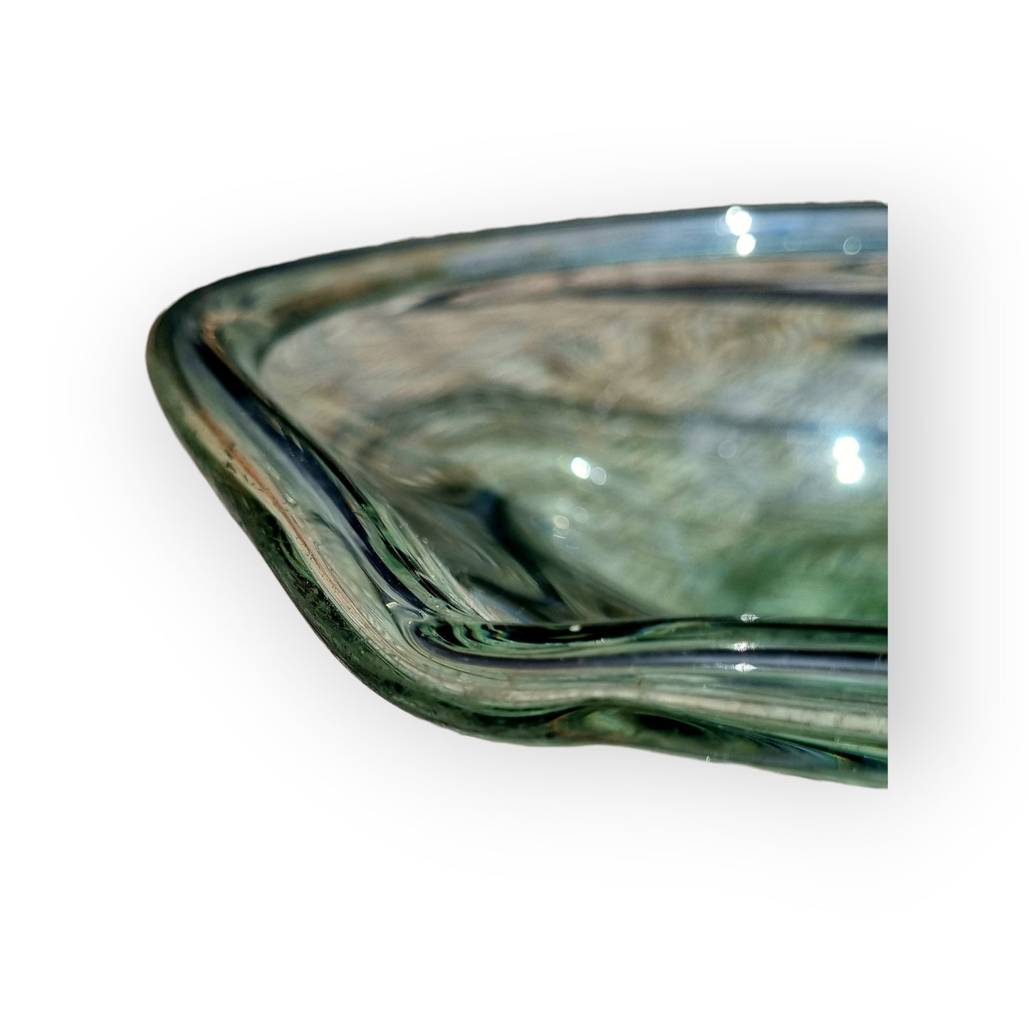 An Exceptionally Rare & Large Mid 18th-Century English Antique Hand-Blown Glass Spouted Dairy Bowl / Cream Bowl - Approx 41 cm In Diameter