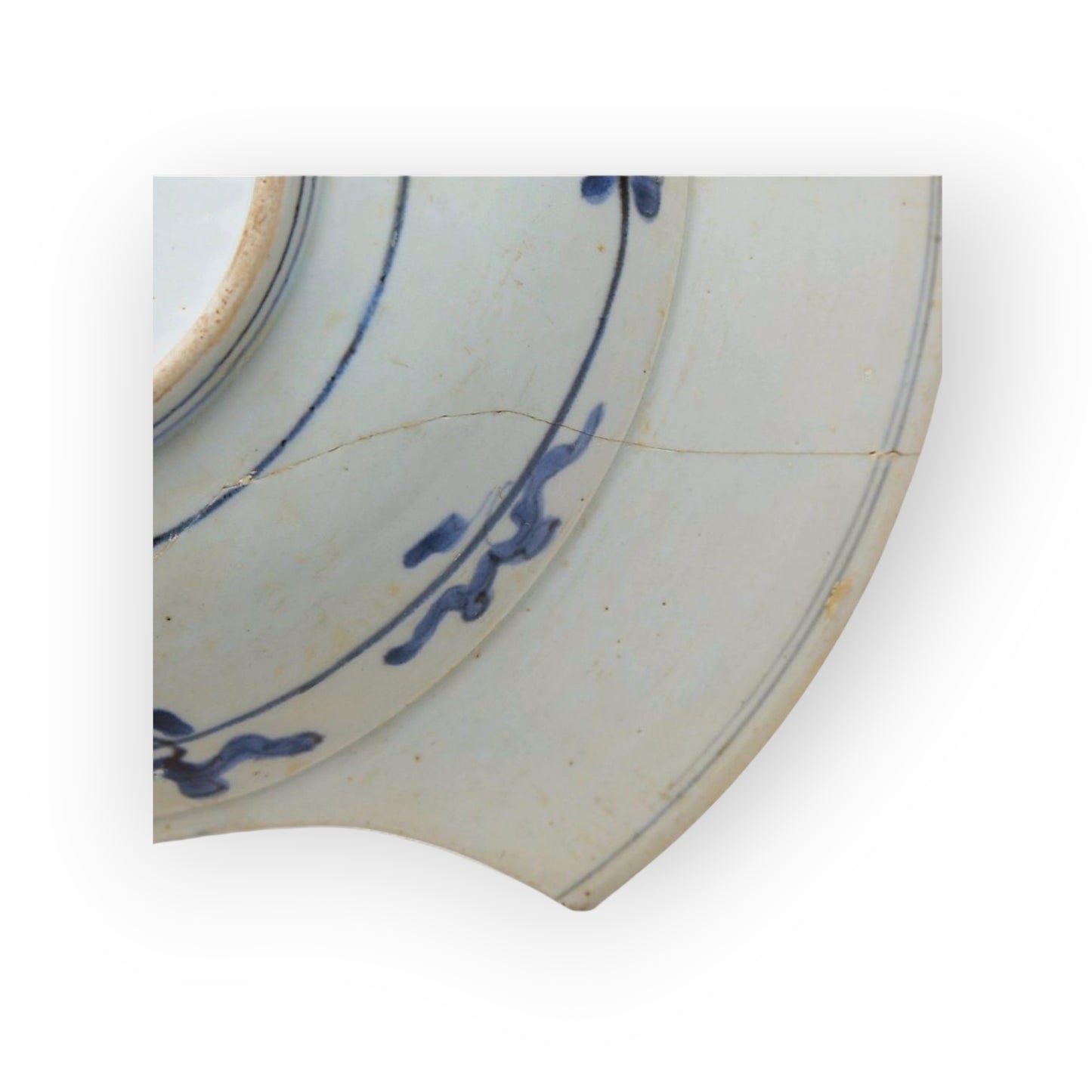Large 18th-Century Chinese Antique Quinlong Period Porcelain Barber's Bowl or Bleeding Bowl