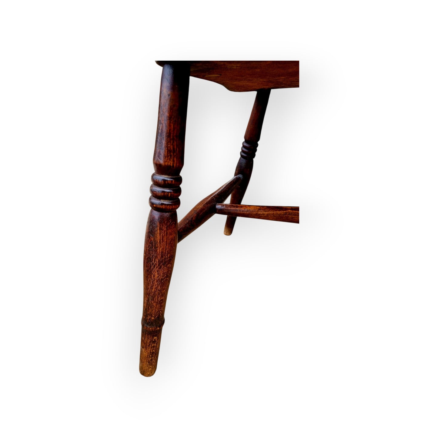 Mid 19th-Century English Antique Windsor Armchair - Ideal For The Fireside Or Kitchen