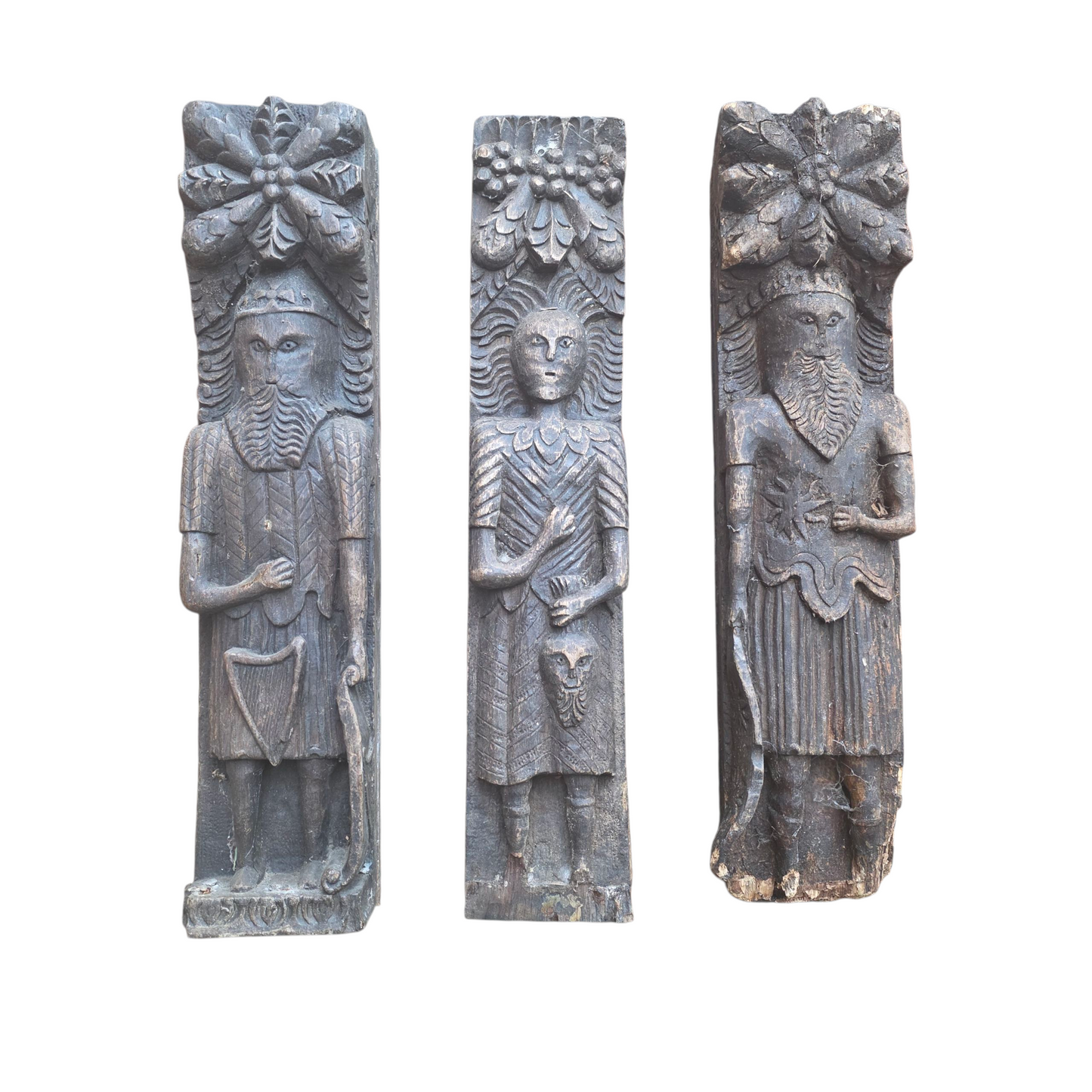 Three Late 16th-Century English Antique Carved Oak Terms / Figural Panels In Barn Found Condition
