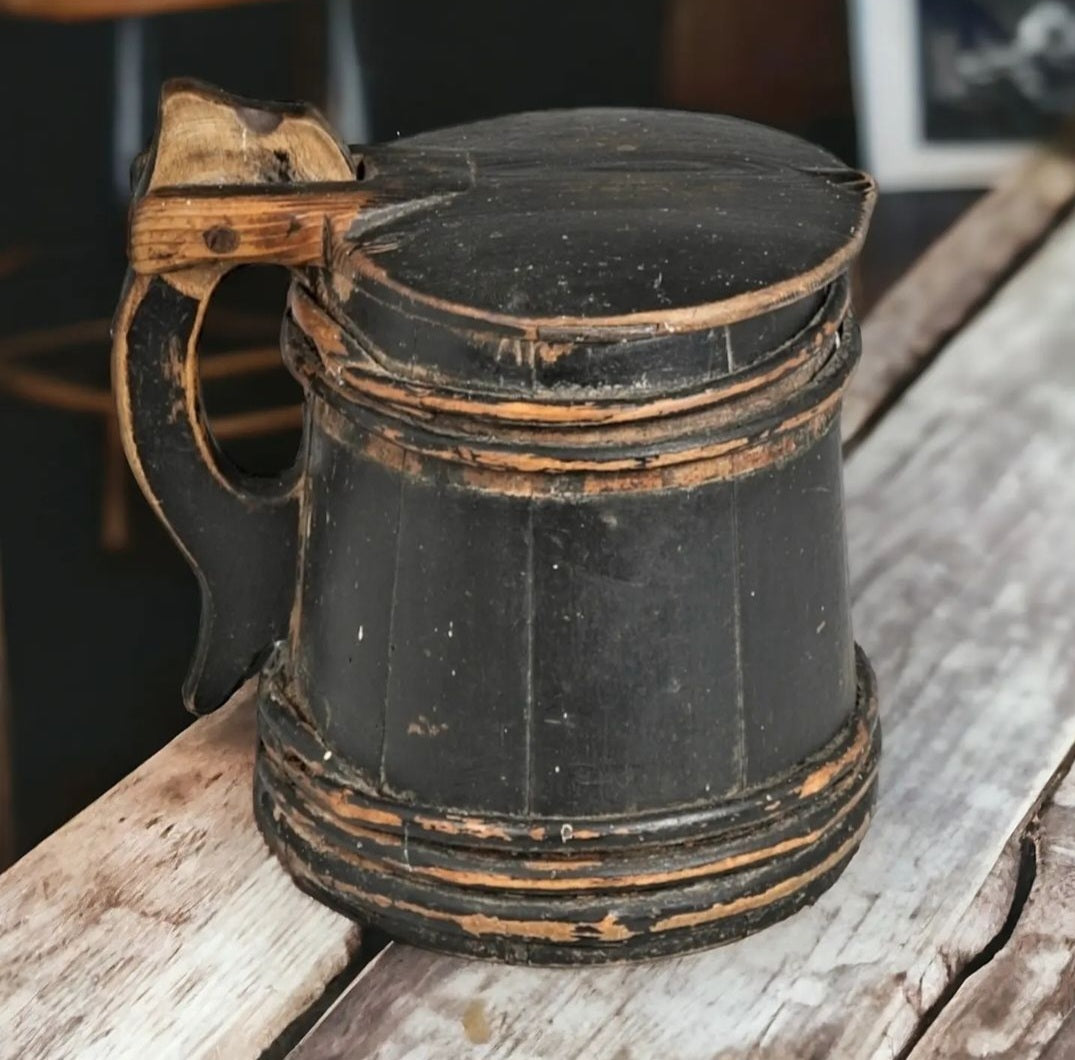 Late 18th Century Scandinavian Antique Treen Tankard In Original Paint