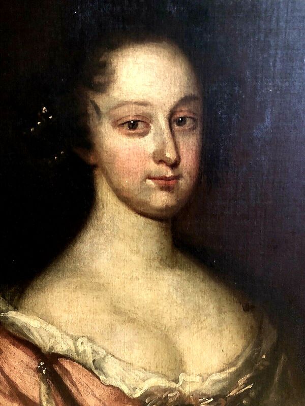 A Late 17th Century English School Antique Oil Portrait Painting of an Aristocratic Lady