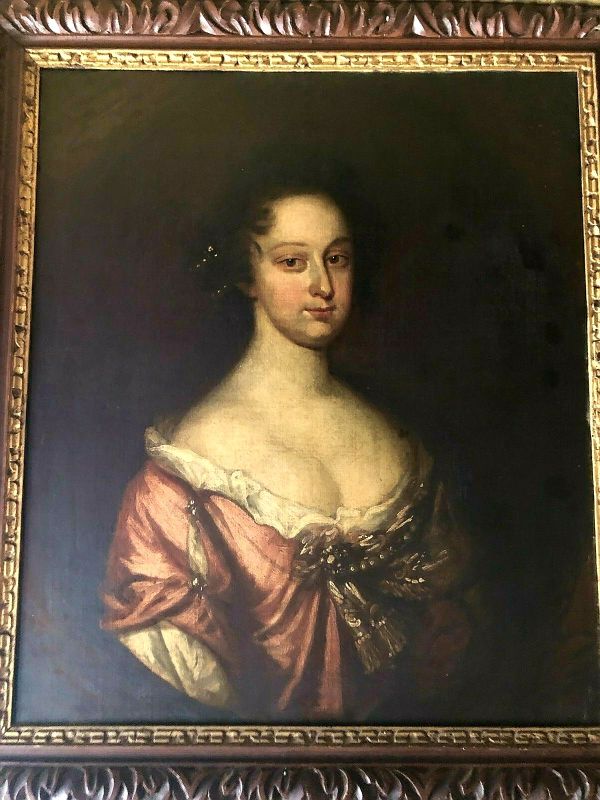 A Late 17th Century English School Antique Oil Portrait Painting of an Aristocratic Lady
