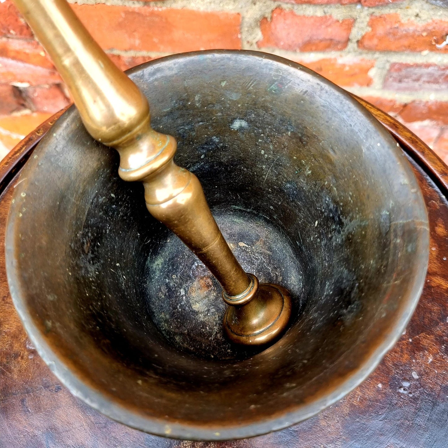 Large 17th Century English Antique London-made Bronze Mortar, The Outer Surface Bearing Four Cast Crowned Tudor Roses