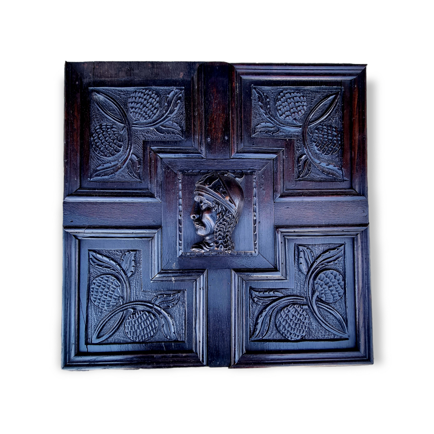 Merton College, Oxford, Interest - Attributed to Joiners' William Bennett & Robert Key, Circa 1589 - A Late 16th Century English Antique Carved Oak Geometric Panel With Romayne Head