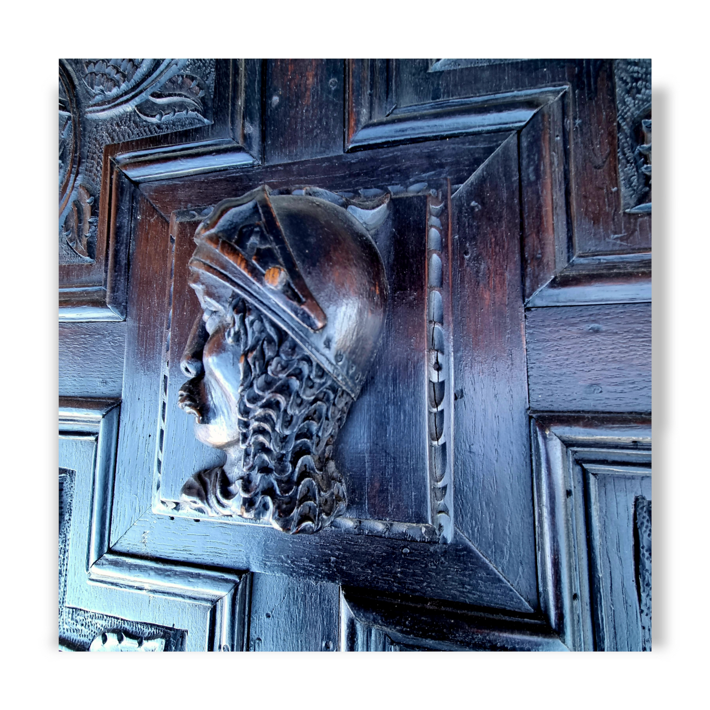 Merton College, Oxford, Interest - Attributed to Joiners' William Bennett & Robert Key, Circa 1589 - A Late 16th Century English Antique Carved Oak Geometric Panel With Romayne Head