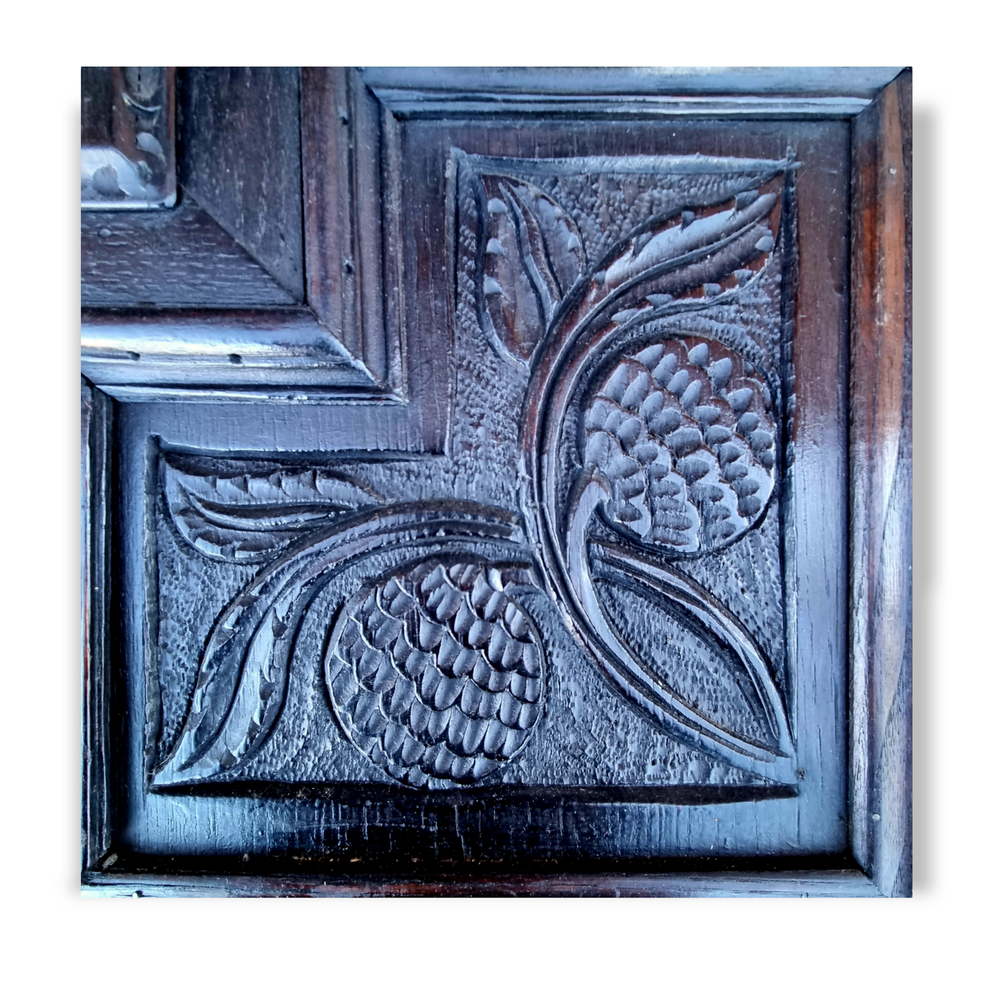 Merton College, Oxford, Interest - Attributed to Joiners' William Bennett & Robert Key, Circa 1589 - A Late 16th Century English Antique Carved Oak Geometric Panel With Romayne Head