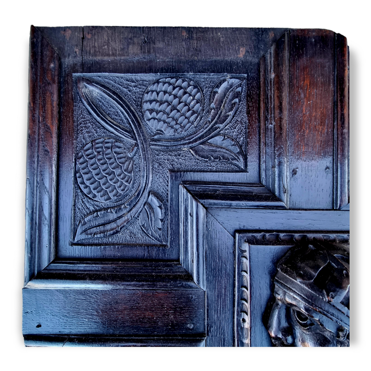 Merton College, Oxford, Interest - Attributed to Joiners' William Bennett & Robert Key, Circa 1589 - A Late 16th Century English Antique Carved Oak Geometric Panel With Romayne Head