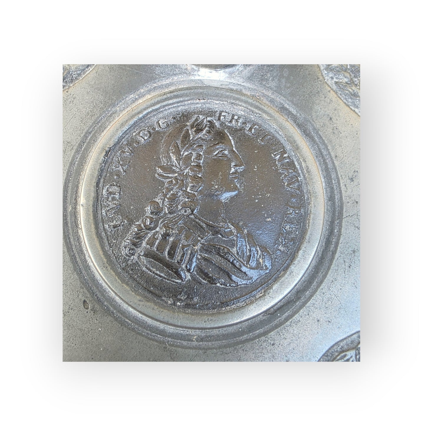 18th‑Century Antique Faience / Tin-Glazed Earthenware Tankard – Lid Inlaid with a Medal of Louis XV