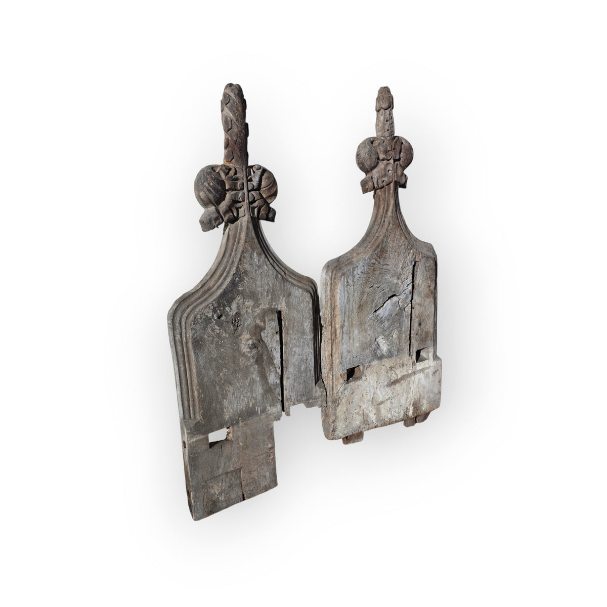 Pair of 15th-century English Antique Oak Pew Ends / Bench Ends With Poppy Finials, Attributed to Norfolk, circa 1450-1480