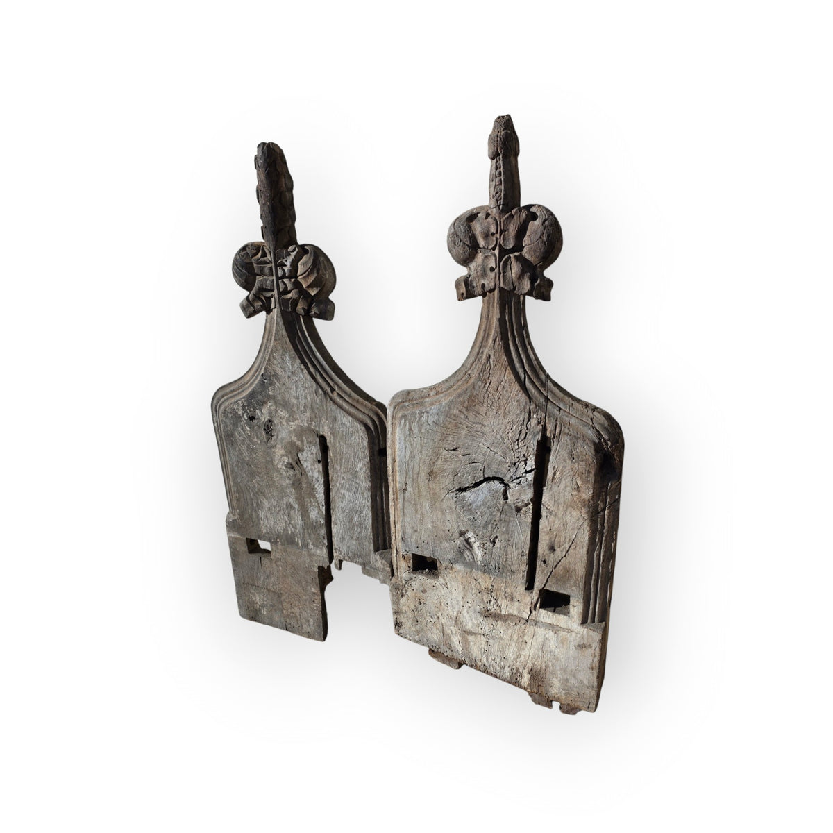 Pair of 15th-century English Antique Oak Pew Ends / Bench Ends With Poppy Finials, Attributed to Norfolk, circa 1450-1480