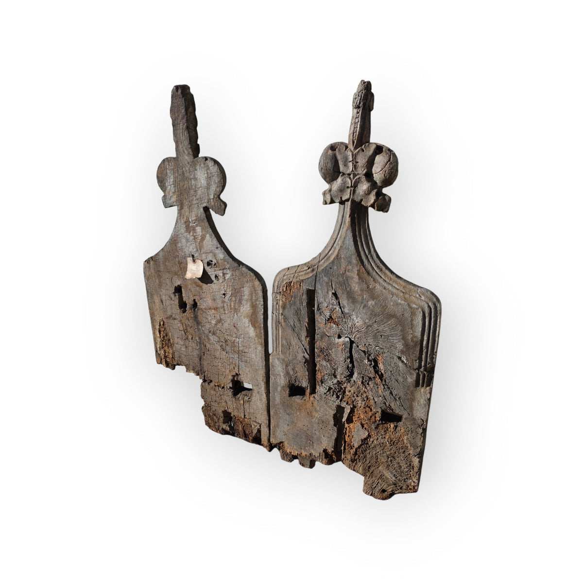 Pair of 15th-century English Antique Oak Pew Ends / Bench Ends With Poppy Finials, Attributed to Norfolk, circa 1450-1480
