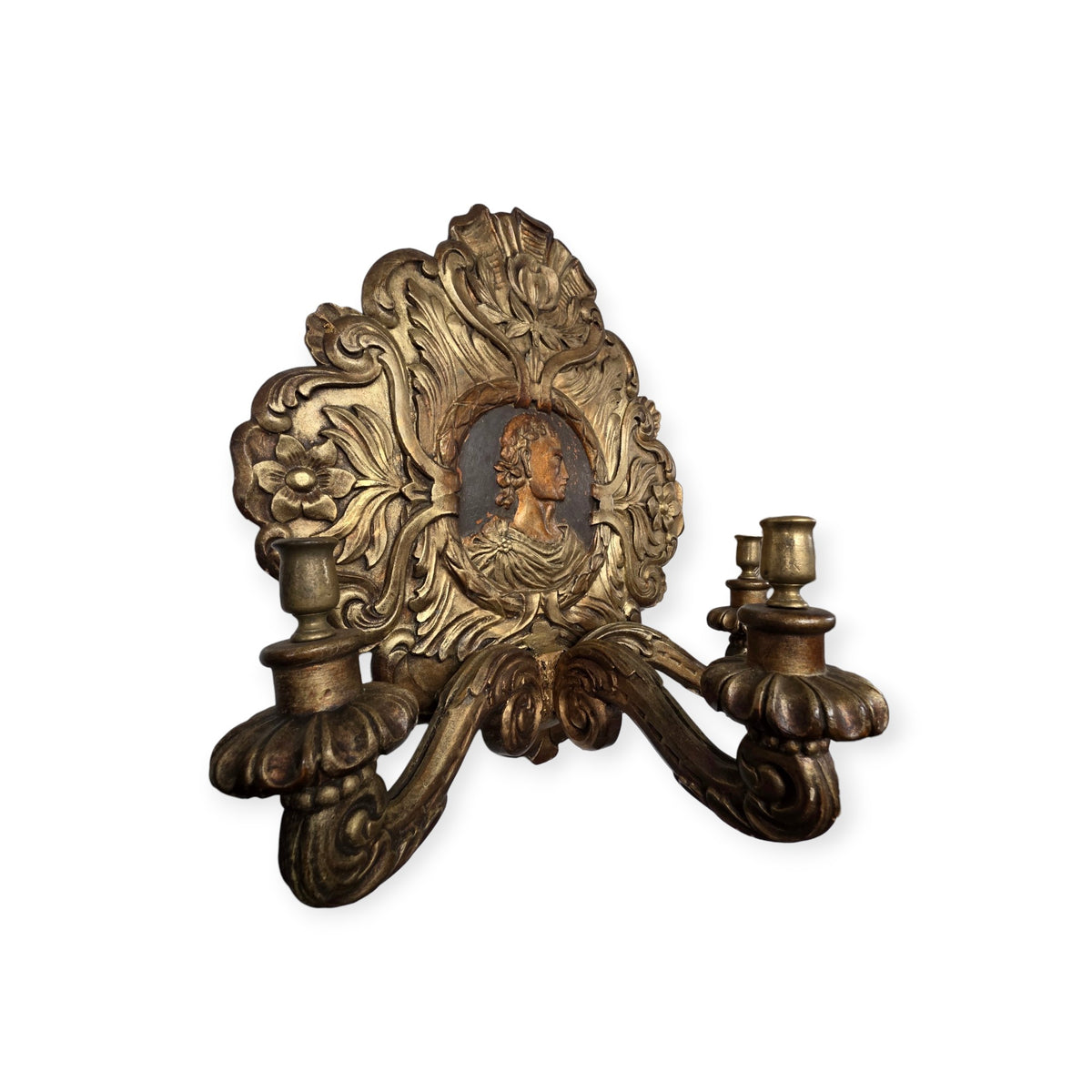 Large Pair of Late 18th-Century Gilt-Gesso Wall Reflectors with Romayne-Style Portrait Medallions