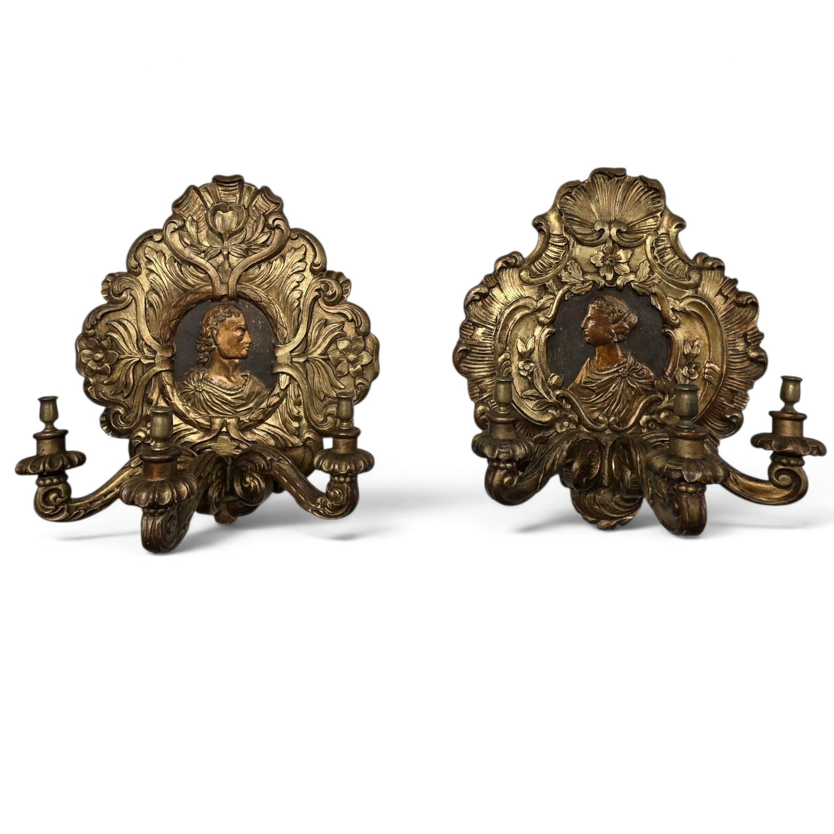 Large Pair of Late 18th-Century Gilt-Gesso Wall Reflectors with Romayne-Style Portrait Medallions