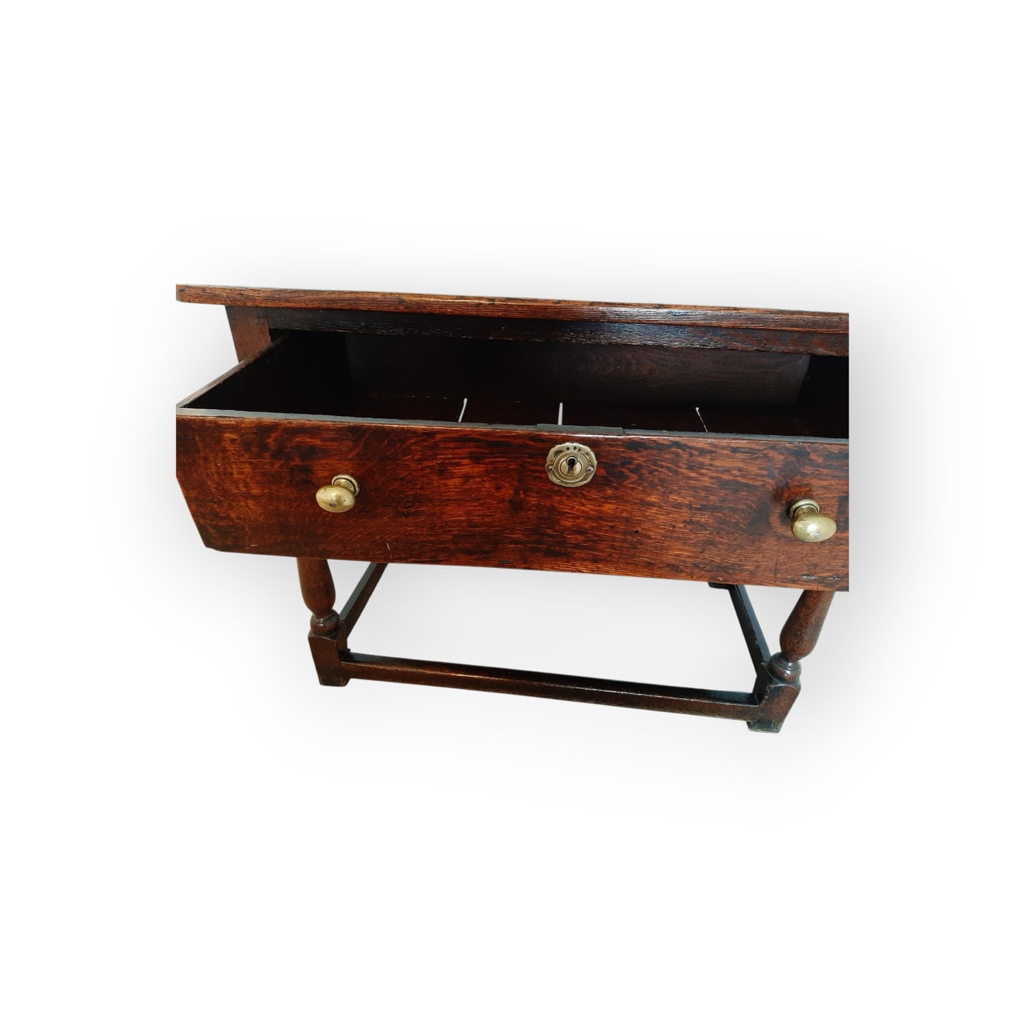 Early Georgian Period English Antique Oak Side Table, circa 1730