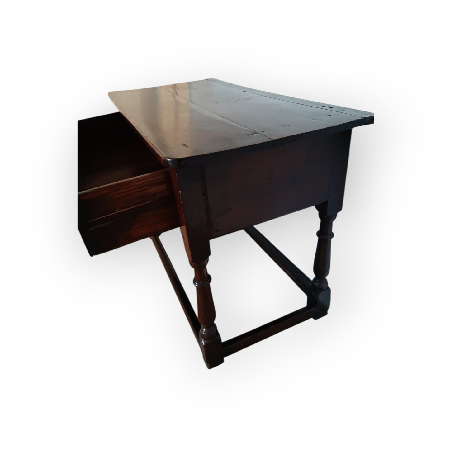 Early Georgian Period English Antique Oak Side Table, circa 1730