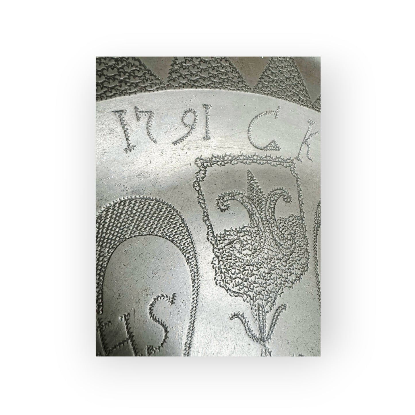 Late 18th‑Century English Antique Pewter Wriggle-Work Decorated Charger by Christopher Perry of London, Dated 1791