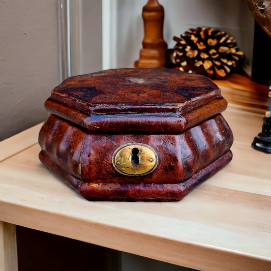 Mid 18th Century Antique Tooled Leather Box / Travelling Case With A Rare Inlaid Compass to the Lid