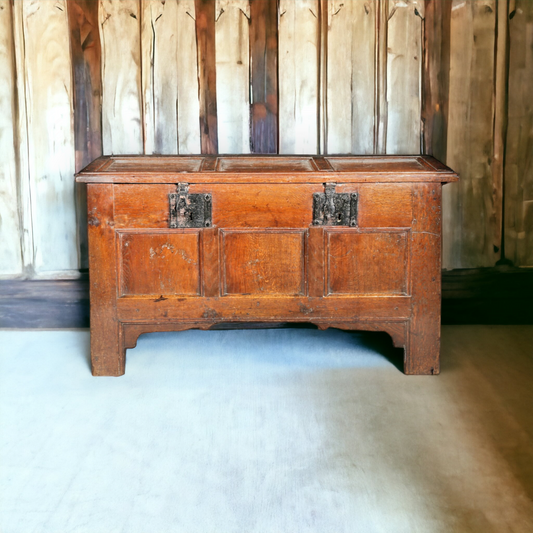 An Early 17th-century Elizabeth I / James I Period English Antique Oak Coffer / Chest, circa 1600-20