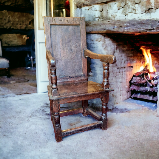 Late 16th Century English Antique Oak Wainscot Armchair