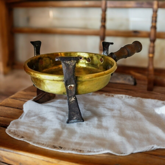 Mid-18th Century Antique Brass, Iron and Fruitwood Chafing Dish, Circa 1750