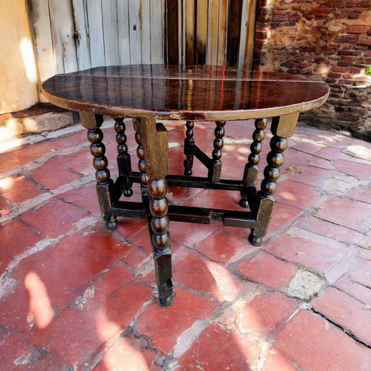 Diminutive-Sized Mid-17th Century English Antique Oak Joined Gateleg Table, circa 1650