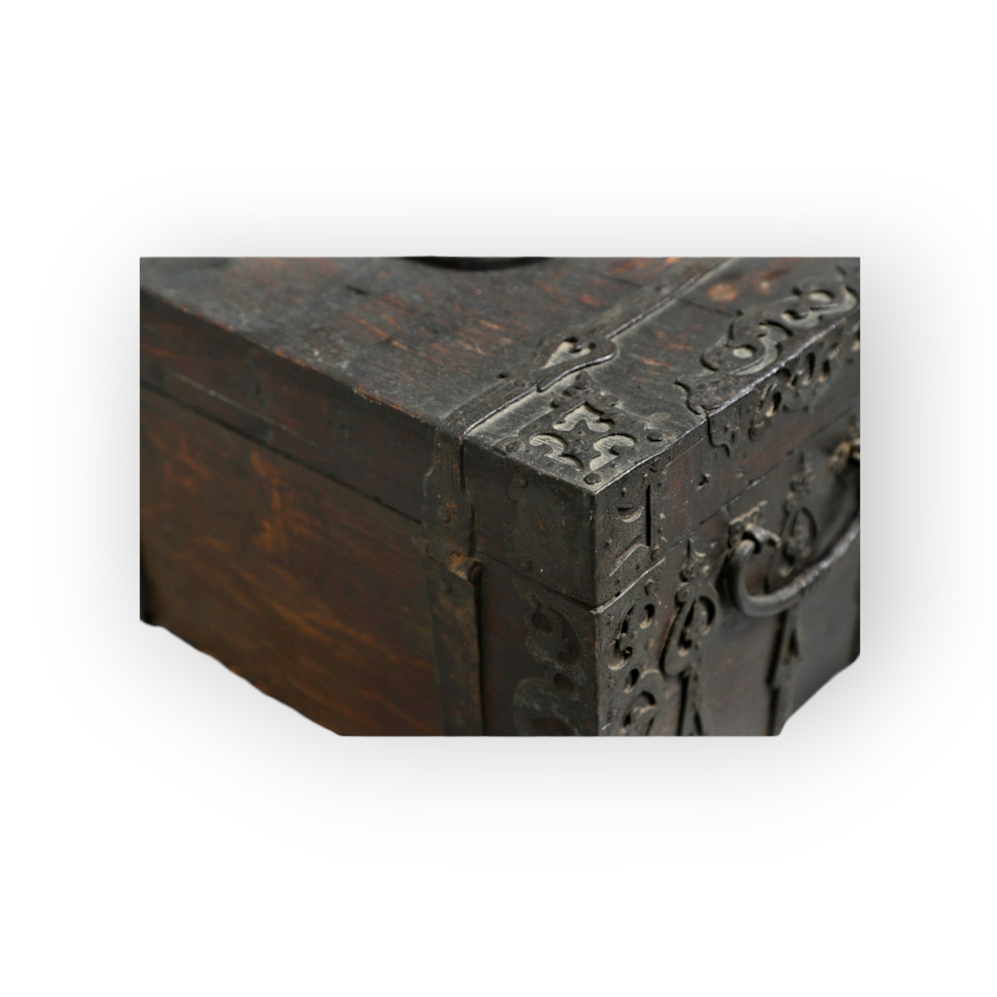 Early 17th-century Continental Antique Oak Strong Box With Iron Bindings