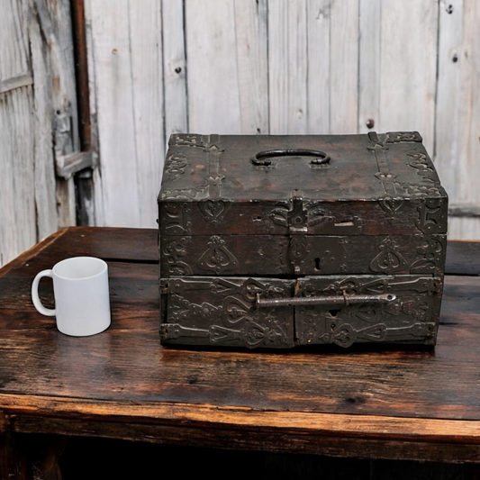 Early 17th-century Continental Antique Oak Strong Box With Iron Bindings