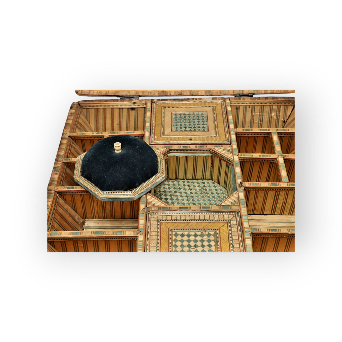 Late 18th-Century / Early 19th-Century Antique Napoleonic Prisoner Of War Straw-Work Box, circa 1793-1815