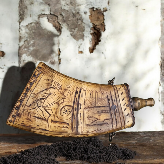 16th-Century German Antique Folk-Art Cow Horn Gunpowder Flask - Decorated With Scrimshaw & With Good Provenance