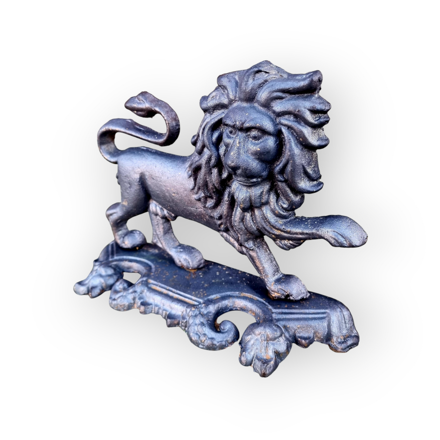 Mid 19th-Century English Country House Antique Cast Iron Door Stop / Door Porter In The Form Of A Lion Passant