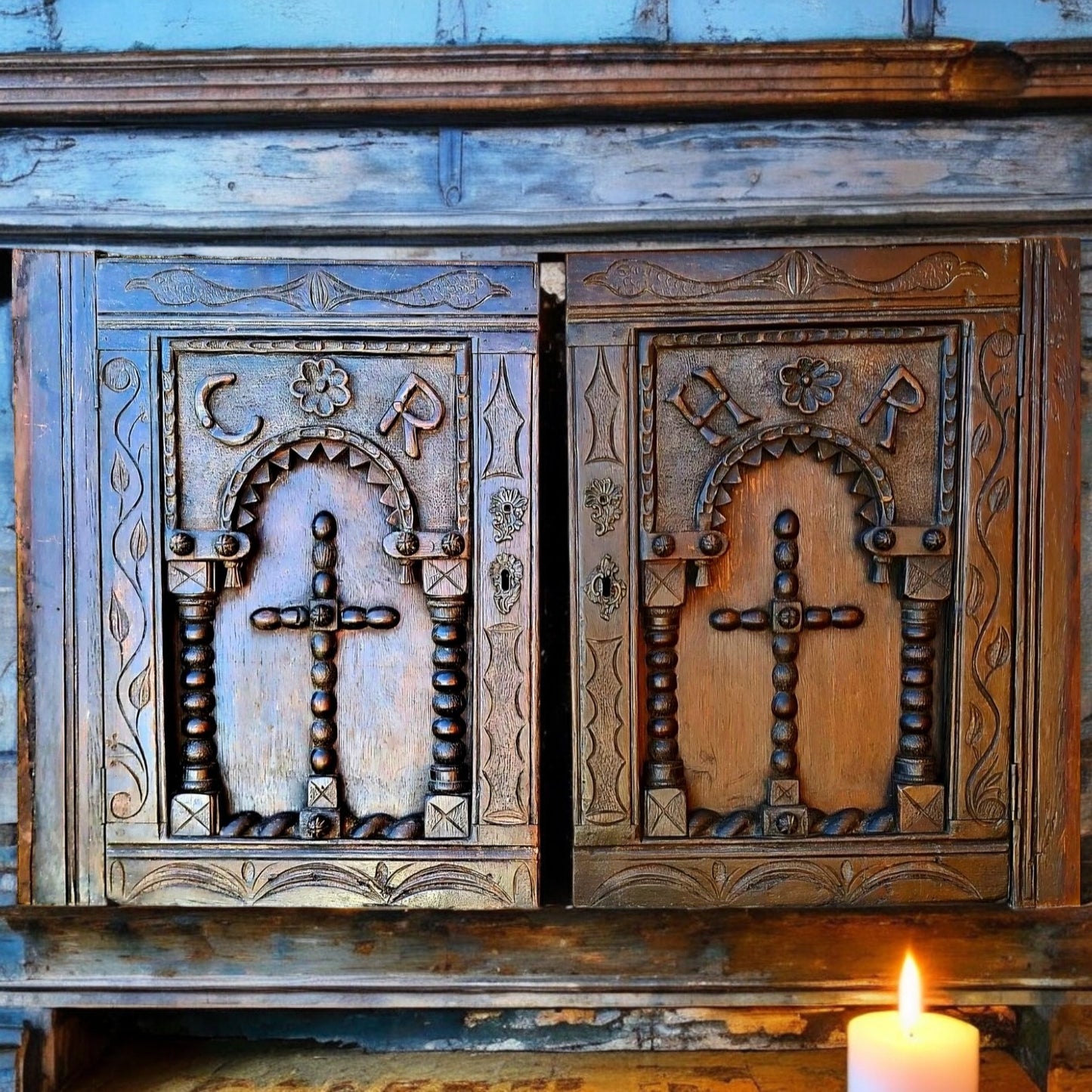 Large & Rare Pair Of Early 17th-Century English Antique Oak Cupboard Doors Commemorating The Marriage Of Charles I To Henrietta Maria, circa 1625