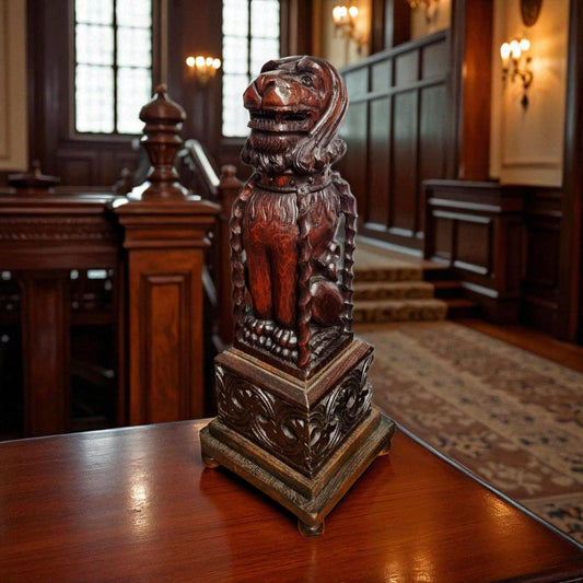 Large 17th-Century Antique Carved Oak Newel Post Finial In The Form Of A Lion Sejant
