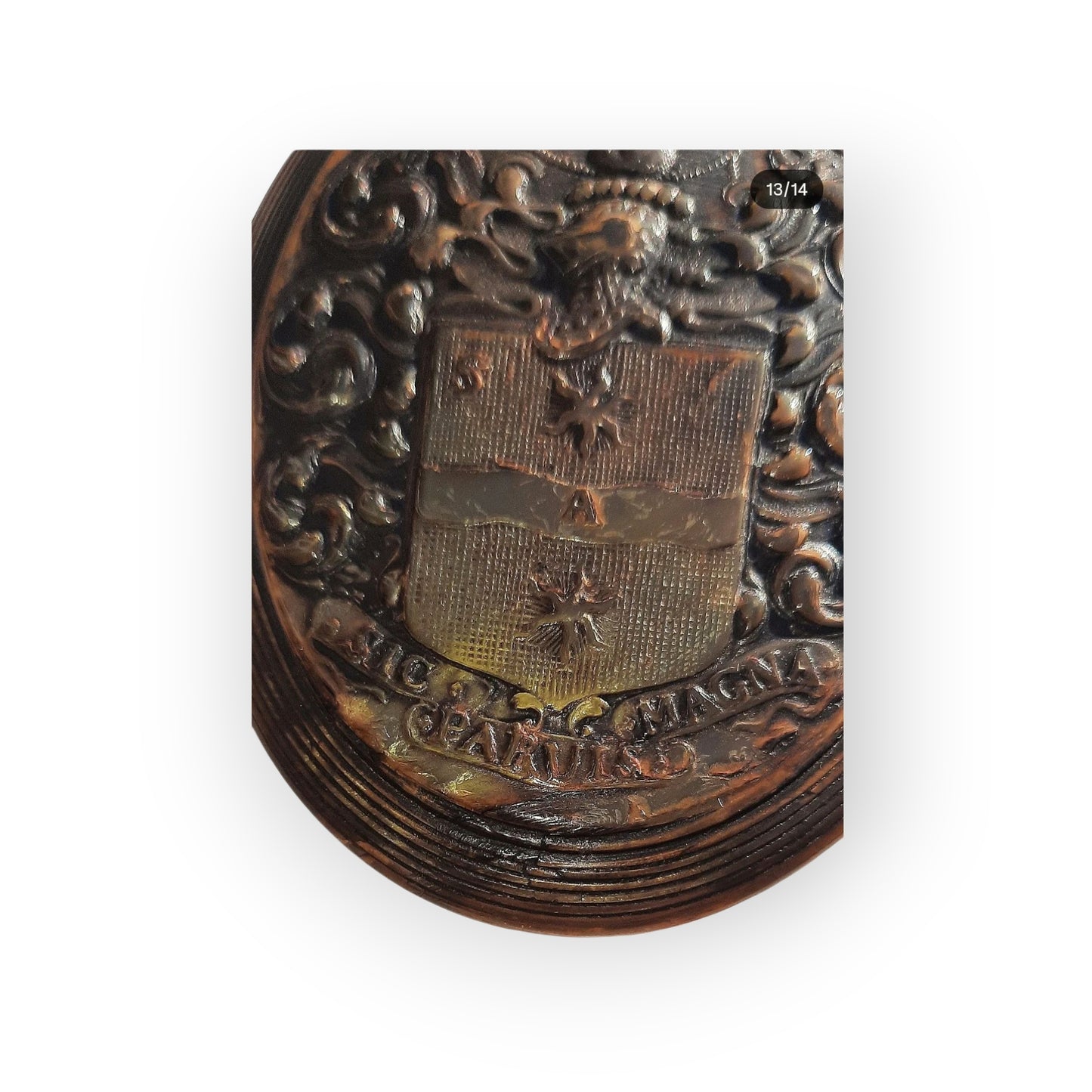 An Early 18th-Century English Antique Pressed Horn Tobacco Snuff Box, Attributed to John Obrisset (Active 1705-1727), Depicting The Arms of Sir Francis Drake