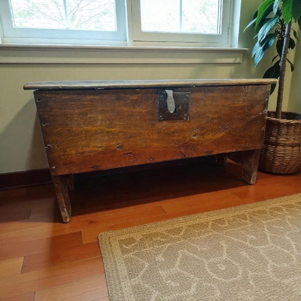 Early 17th‑Century English Antique Oak Boarded Coffer / Chest
