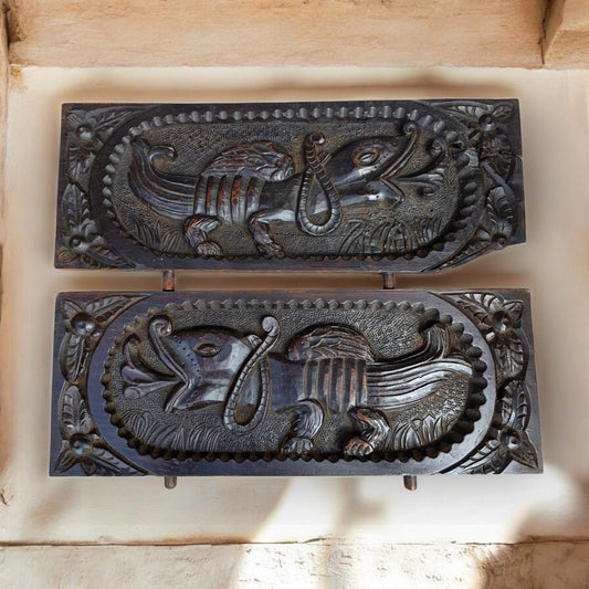 A Fine Pair of Early 17th-Century English Carved Oak Panels Depicting Wyverns, Circa 1600–1640
