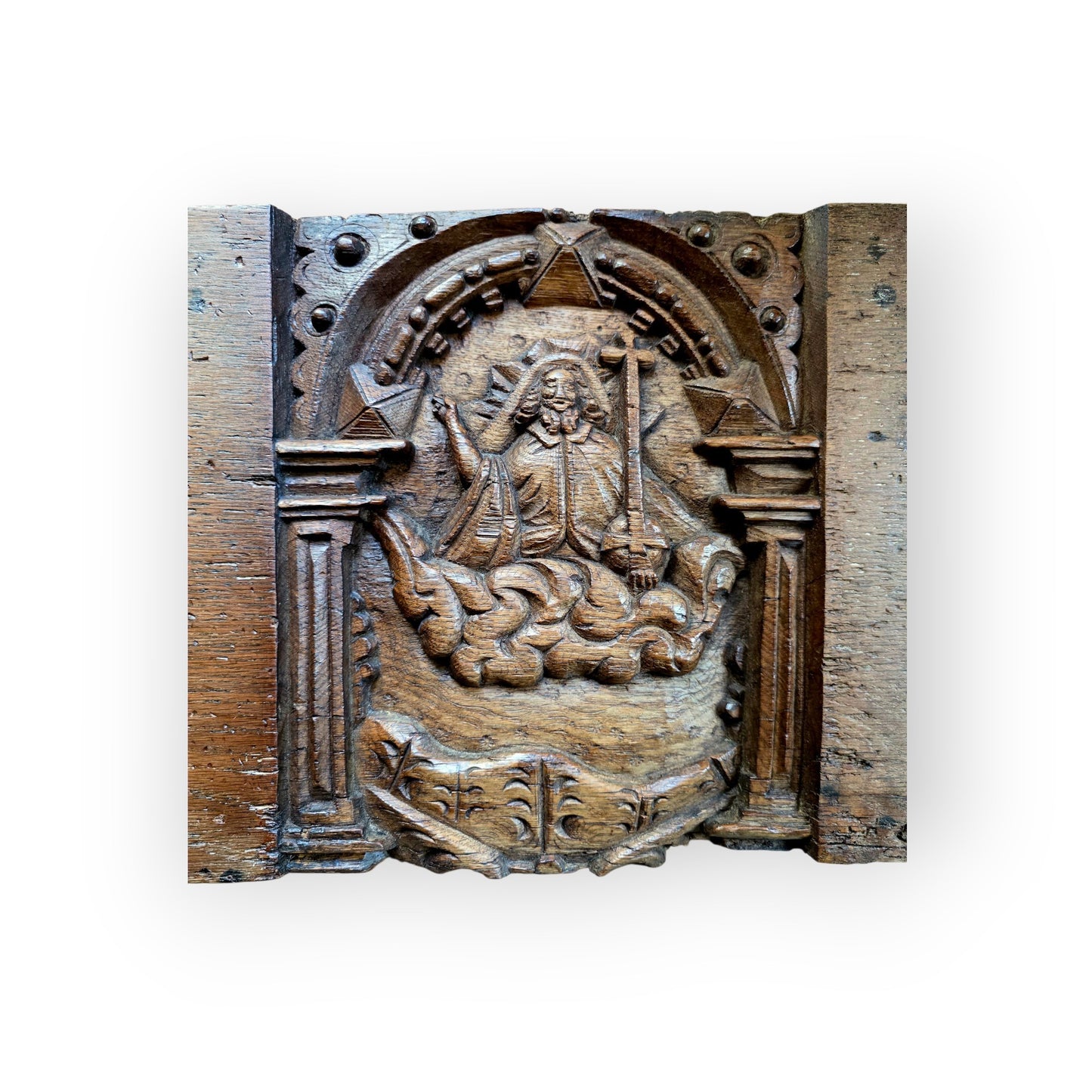 A Rare 16th Century Flemish Carved Oak Double Panel Depicting The Risen Christ & Christ In Majesty, Circa 1550–1600
