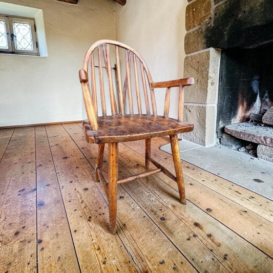 A Boldly Primitive Late 18th Century English Antique West-Country Made Windsor Armchair, Circa 1780–1800