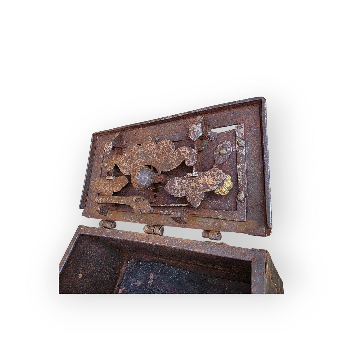 Detail of the multi-bolt lock mechanism to the interior of the lid