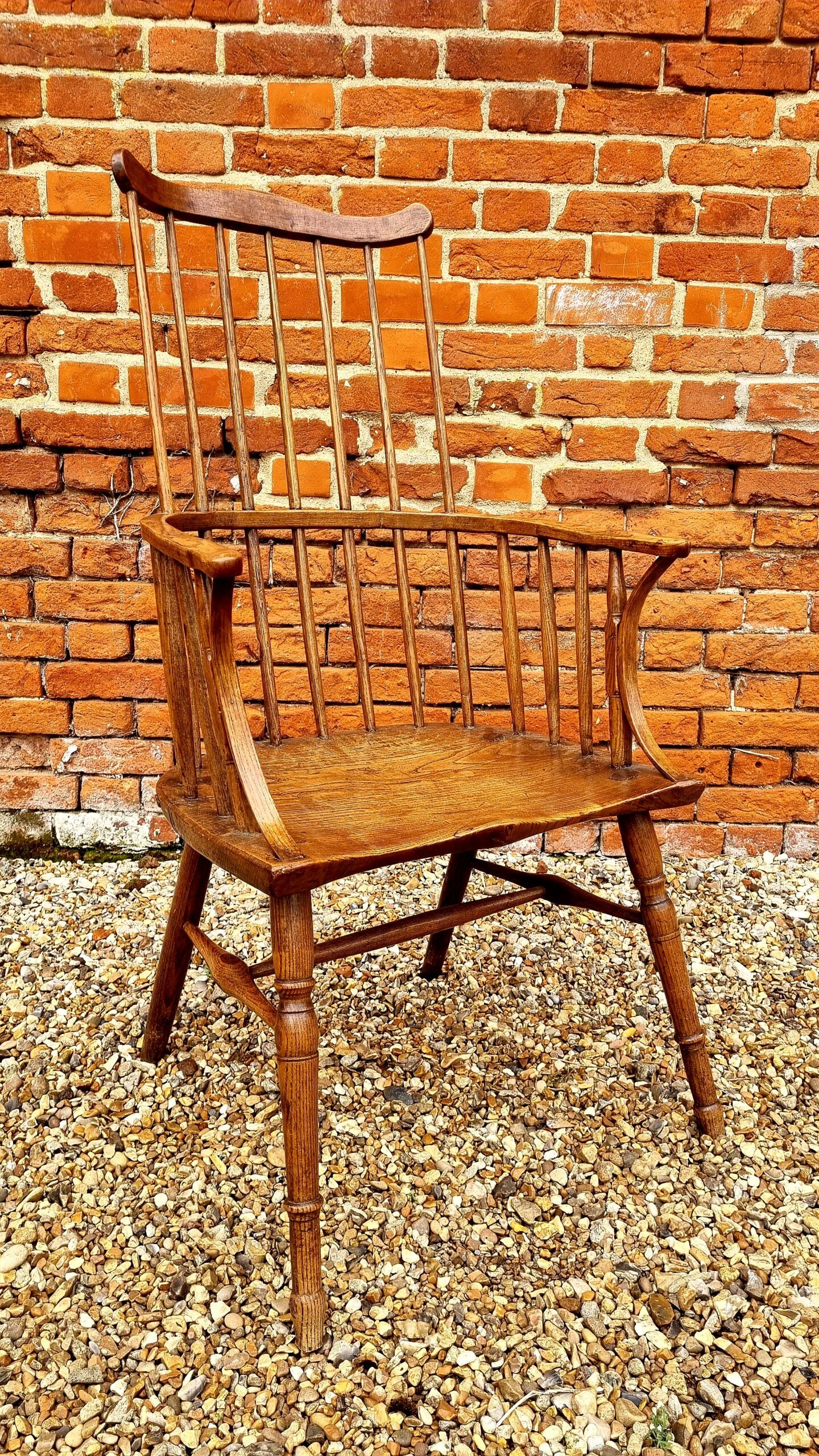Early 19th Century George III Period English Antique Comb Back Windsor Armchair, Circa 1800