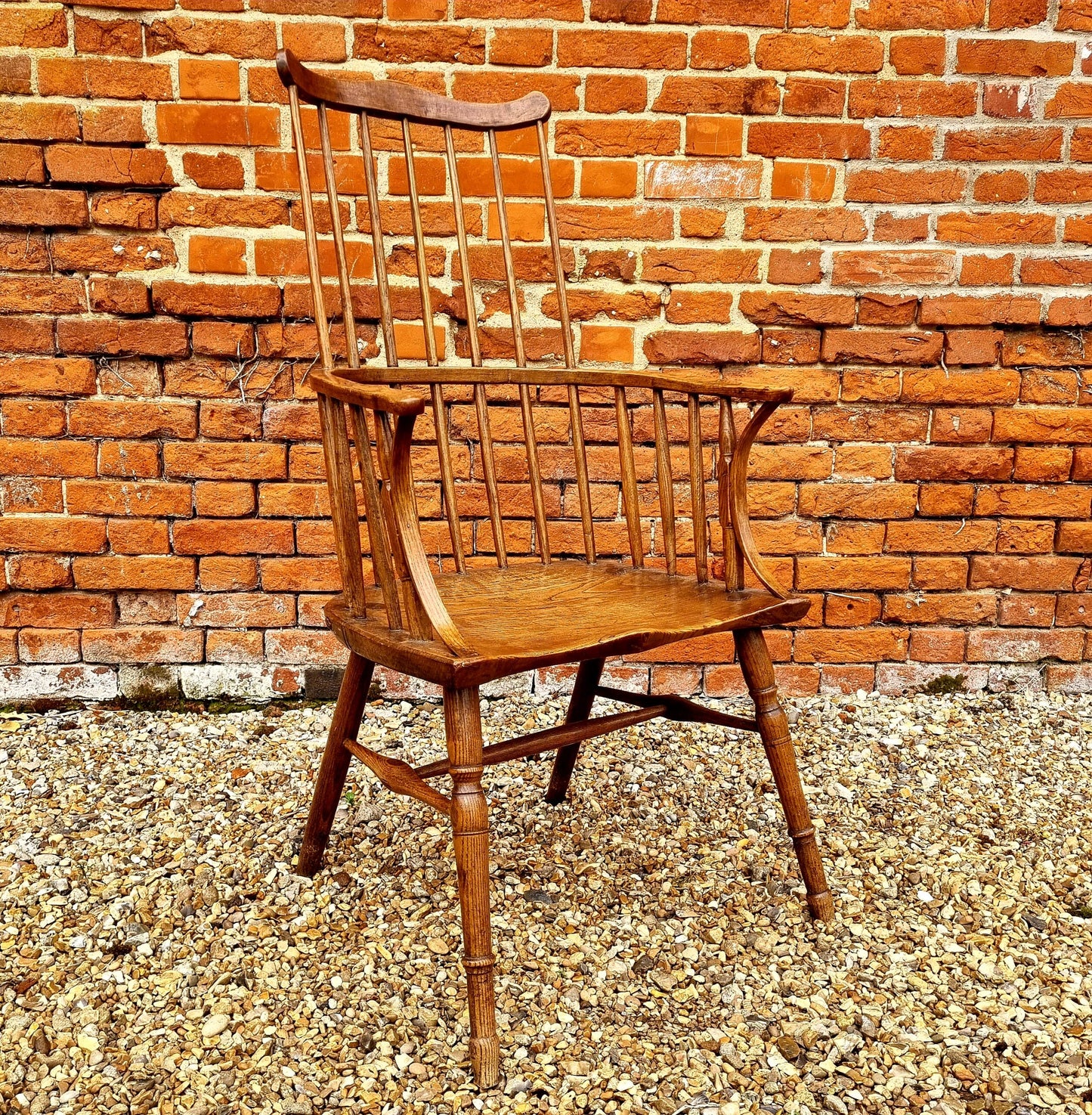 Early 19th Century George III Period English Antique Comb Back Windsor Armchair, Circa 1800