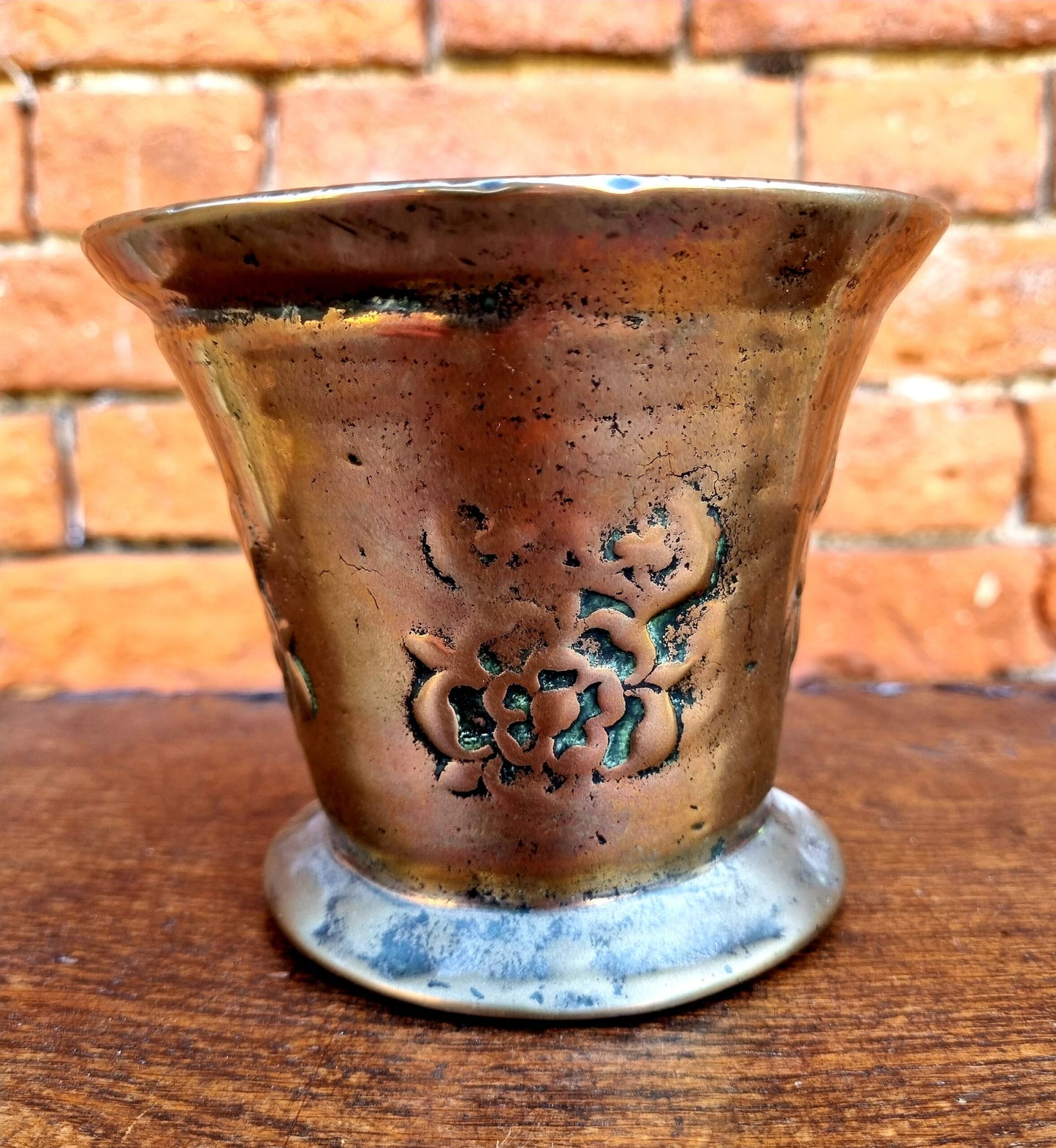 17th Century English Antique London-made Bronze Mortar, The Outer Surface Bearing Four Cast Crowned Tudor Roses