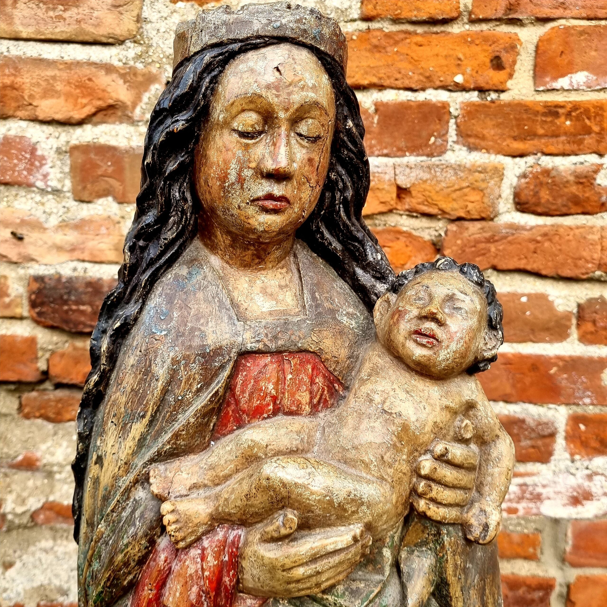 Wood Madonna popular and Child