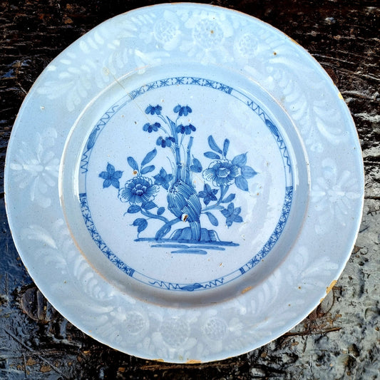 Mid 18th Century English Antique Delftware Plate with Bianco-Sopra-Bianco Border, Attributed to Bristol